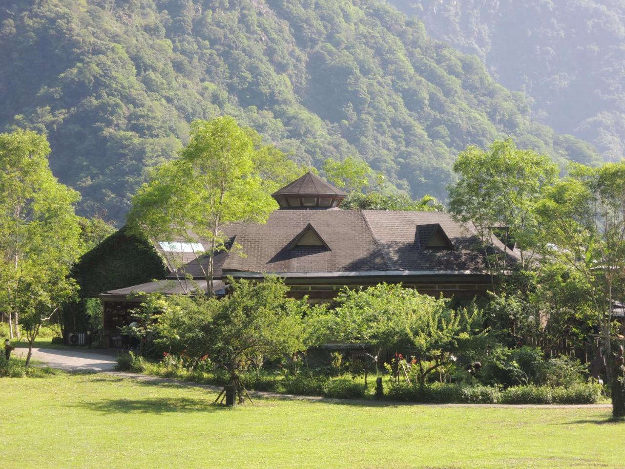 Taroko Village Hotel Fushi Екстер'єр фото